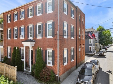 7 Daniels St, Salem, Massachusetts, 2 Bedrooms Bedrooms, 4 Rooms Rooms,2 BathroomsBathrooms,Residential Lease,For Rent,Daniels St,73540268