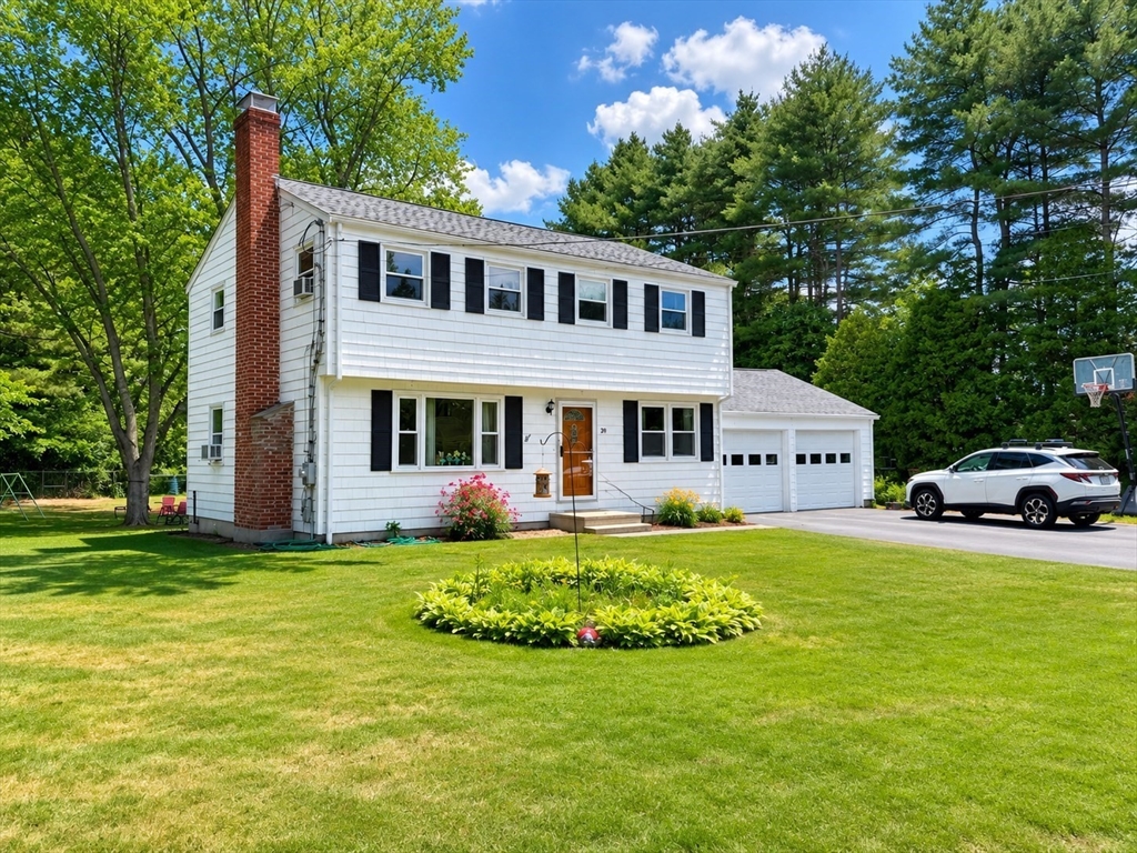 39 Anson Rd, Concord, Massachusetts, 4 Bedrooms Bedrooms, 8 Rooms Rooms,2 BathroomsBathrooms,Residential Lease,For Rent,Anson Rd,73540350
