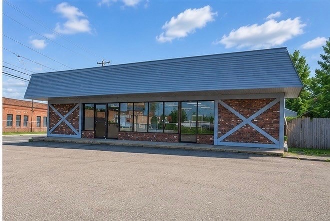 112 Ducharme Ave, Chicopee, Massachusetts, ,Commercial Lease,For Rent,Ducharme Ave,73540456