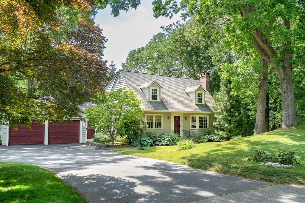 590 Lowell Street, Lexington, Massachusetts, 4 Bedrooms Bedrooms, 9 Rooms Rooms,2 BathroomsBathrooms,Residential,For Sale,Lowell Street,73540419