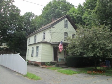 40 Central, Wakefield, Massachusetts, 2 Bedrooms Bedrooms, 5 Rooms Rooms,1 BathroomBathrooms,Residential Lease,For Rent,Central,73540432