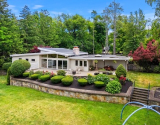 285 Brush Hill Rd, Milton, Massachusetts, 4 Bedrooms Bedrooms, 10 Rooms Rooms,3.5 BathroomsBathrooms,Residential,For Sale,Brush Hill Rd,73540395