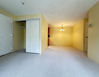 10 Village Hill Ln, Natick, Massachusetts, 2 Bedrooms Bedrooms, 5 Rooms Rooms,2 BathroomsBathrooms,Residential Lease,For Rent,Village Hill Ln,73540448