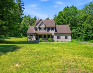 258 Silver Street, Monson, Massachusetts, 3 Bedrooms Bedrooms, 9 Rooms Rooms,2.5 BathroomsBathrooms,Residential,For Sale,Silver Street,73540635