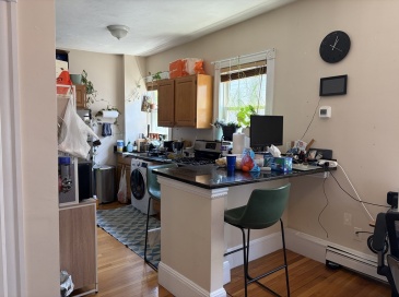 315 Elm St, Cambridge, Massachusetts, 1 Bedroom Bedrooms, 3 Rooms Rooms,1 BathroomBathrooms,Residential Lease,For Rent,Elm St,73540253