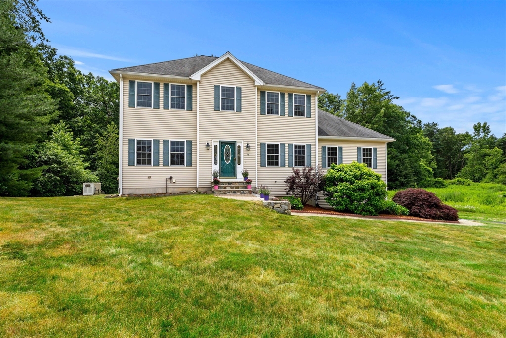 26 Shakespeare St, Tyngsborough, Massachusetts, 4 Bedrooms Bedrooms, 8 Rooms Rooms,3 BathroomsBathrooms,Residential,For Sale,Shakespeare St,73540652