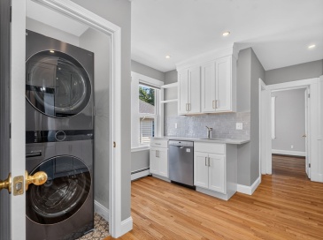 43 Mill St, Quincy, Massachusetts, 1 Bedroom Bedrooms, 5 Rooms Rooms,1 BathroomBathrooms,Residential Lease,For Rent,Mill St,73540480
