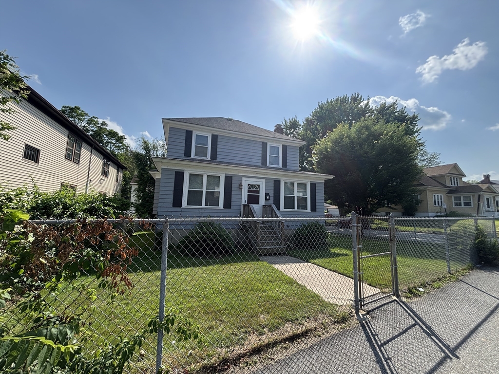 466 Chandler St, Worcester, Massachusetts, 3 Bedrooms Bedrooms, 6 Rooms Rooms,1.5 BathroomsBathrooms,Residential Lease,For Rent,Chandler St,73540489