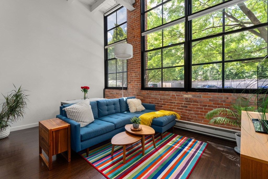 1 Aberdeen Way, Cambridge, Massachusetts, 1 Bedroom Bedrooms, 4 Rooms Rooms,2 BathroomsBathrooms,Residential,For Sale,Aberdeen Way,73540868