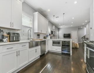 349 Meridian St, Boston, Massachusetts, 3 Bedrooms Bedrooms, 6 Rooms Rooms,2 BathroomsBathrooms,Residential Lease,For Rent,Meridian St,73540494