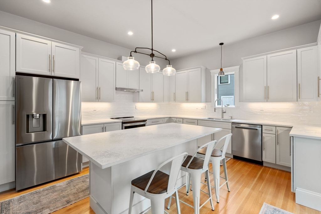 41 Brown Ave, Boston, Massachusetts, 5 Bedrooms Bedrooms, 11 Rooms Rooms,2.5 BathroomsBathrooms,Residential,For Sale,Brown Ave,73540666
