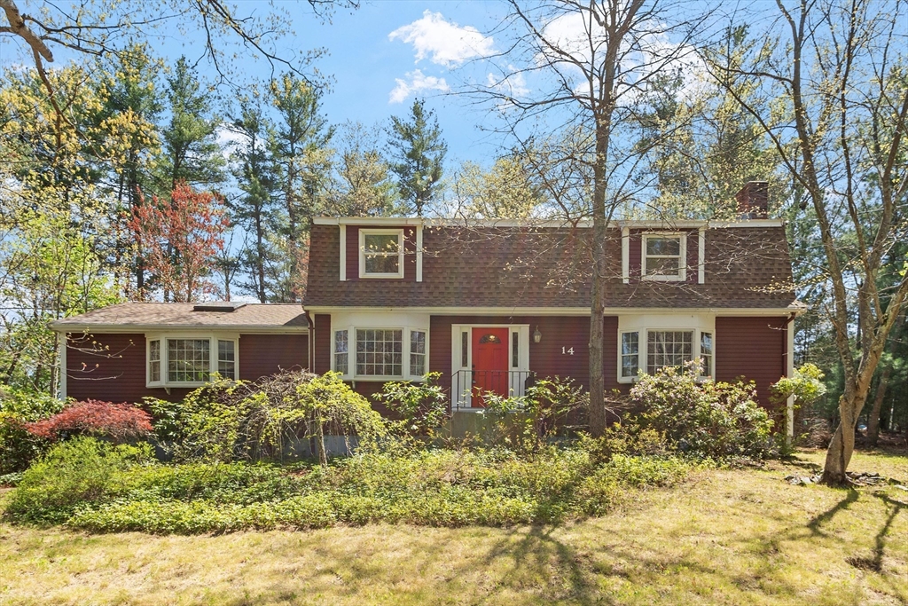 14 Minot Avenue, Acton, Massachusetts, 4 Bedrooms Bedrooms, 9 Rooms Rooms,2.5 BathroomsBathrooms,Residential,For Sale,Minot Avenue,73513942