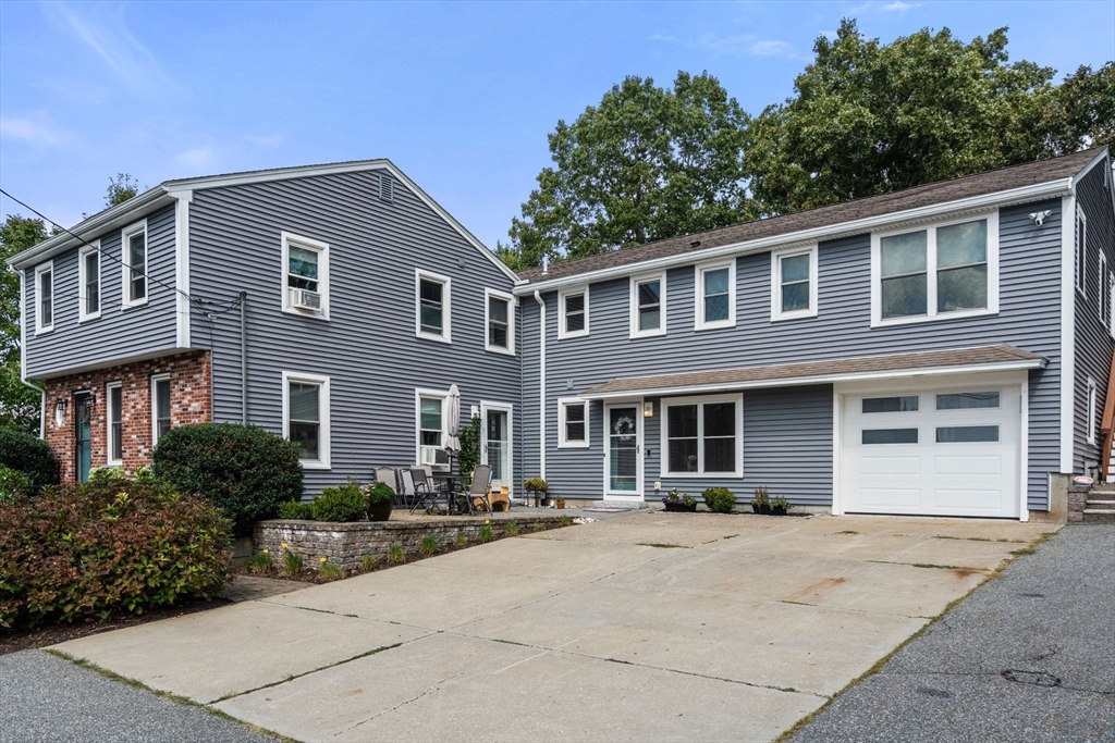 4 Waite Ave, Burlington, Massachusetts, 5 Bedrooms Bedrooms, 10 Rooms Rooms,3.5 BathroomsBathrooms,Residential,For Sale,Waite Ave,73471872