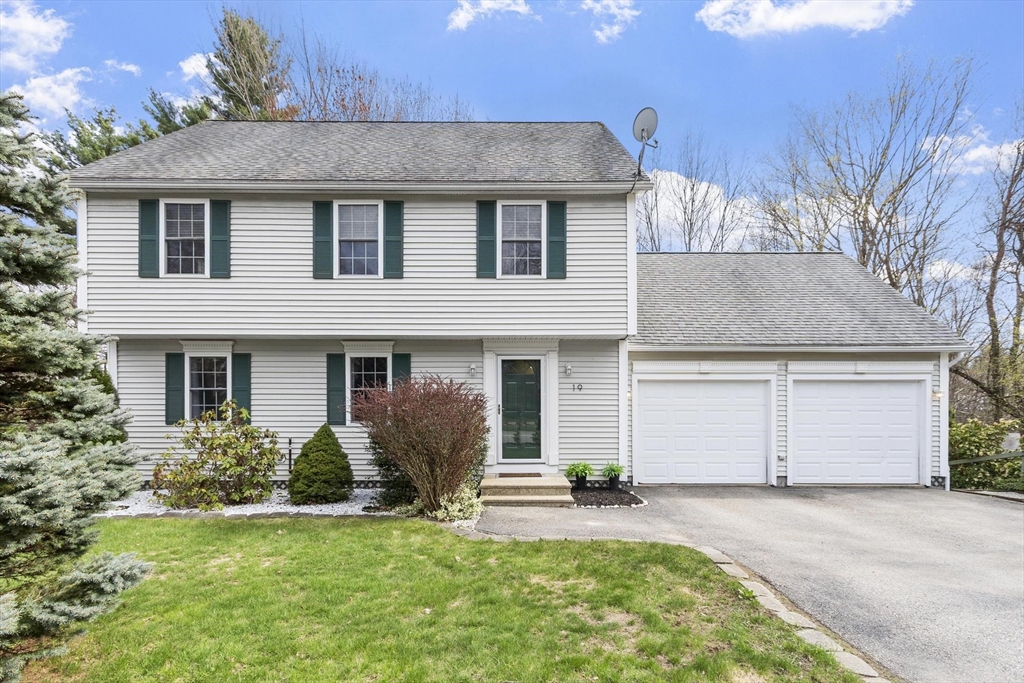 19 Fieldstone Dr, Gardner, Massachusetts, 3 Bedrooms Bedrooms, 6 Rooms Rooms,2 BathroomsBathrooms,Residential,For Sale,Fieldstone Dr,73509460