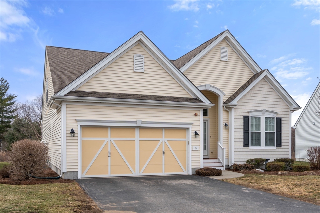 5 Heartwood Way, Hopkinton, Massachusetts, 3 Bedrooms Bedrooms, 9 Rooms Rooms,2.5 BathroomsBathrooms,Residential,For Sale,Heartwood Way,73487565