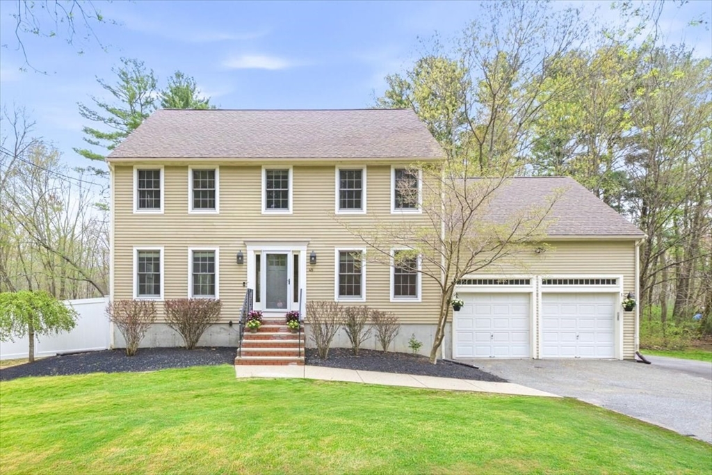 45 Auburn Rd, Millis, Massachusetts, 4 Bedrooms Bedrooms, 8 Rooms Rooms,3 BathroomsBathrooms,Residential,For Sale,Auburn Rd,73515039
