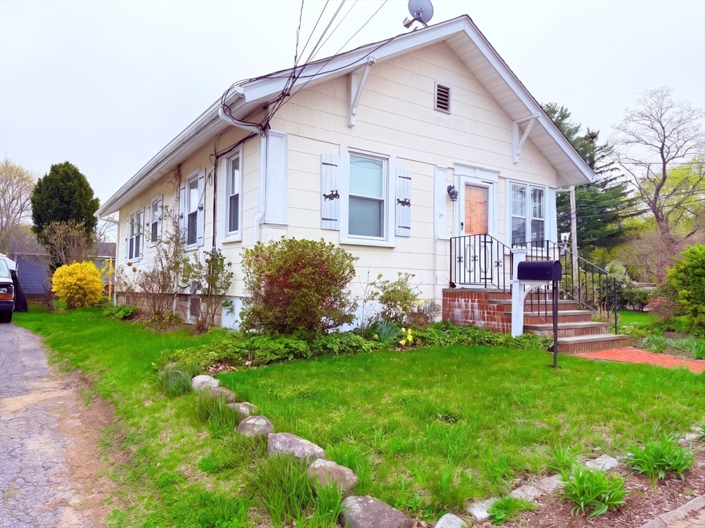 47 Kendall Ave, Framingham, Massachusetts, 2 Bedrooms Bedrooms, 4 Rooms Rooms,1 BathroomBathrooms,Residential,For Sale,Kendall Ave,73499136