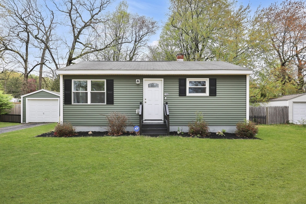 152 Shady Brook Ln, Springfield, Massachusetts, 2 Bedrooms Bedrooms, 4 Rooms Rooms,1 BathroomBathrooms,Residential,For Sale,Shady Brook Ln,73510847