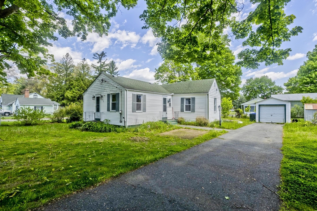 135 Lucerne Road, Springfield, Massachusetts, 2 Bedrooms Bedrooms, 5 Rooms Rooms,1 BathroomBathrooms,Residential,For Sale,Lucerne Road,73521948