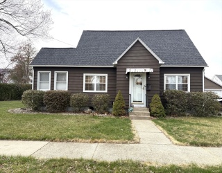 22 Felicia St, Springfield, Massachusetts, 3 Bedrooms Bedrooms, 6 Rooms Rooms,1.5 BathroomsBathrooms,Residential,For Sale,Felicia St,73522209