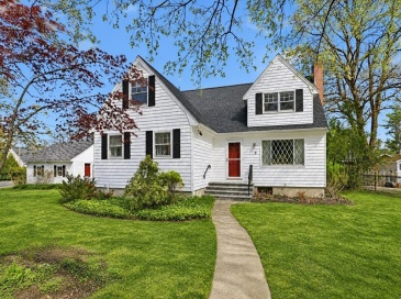 3 Linden St, Chelmsford, Massachusetts, 5 Bedrooms Bedrooms, 8 Rooms Rooms,2 BathroomsBathrooms,Residential,For Sale,Linden St,73513597