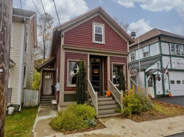 3 North Main St, Williamsburg, Massachusetts, 2 Bedrooms Bedrooms, 6 Rooms Rooms,1.5 BathroomsBathrooms,Residential,For Sale,North Main St,73507543