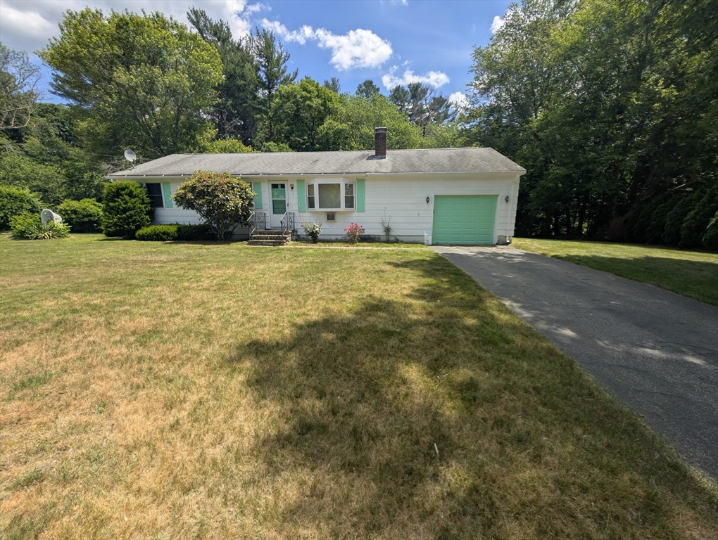 7 Birchwood Dr, Webster, Massachusetts, 3 Bedrooms Bedrooms, 6 Rooms Rooms,1 BathroomBathrooms,Residential,For Sale,Birchwood Dr,73523040