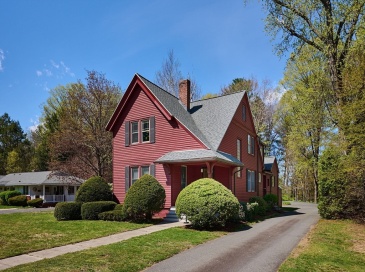 11 Glendale St, Easthampton, Massachusetts, 4 Bedrooms Bedrooms, 8 Rooms Rooms,1.5 BathroomsBathrooms,Residential,For Sale,Glendale St,73509570