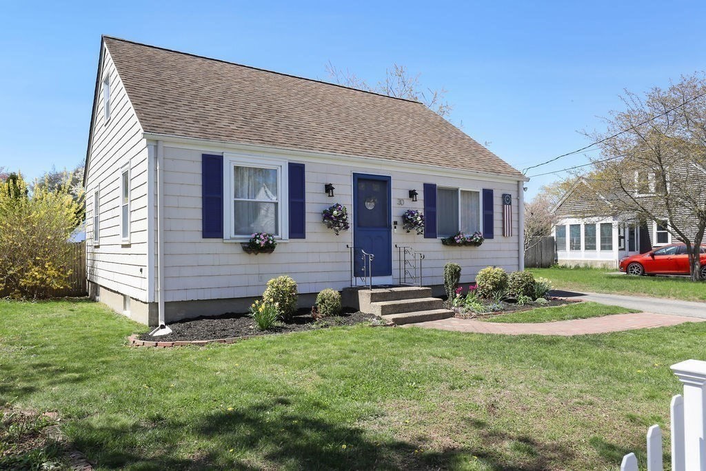 30 Haig Ave, Seekonk, Massachusetts, 3 Bedrooms Bedrooms, 7 Rooms Rooms,1 BathroomBathrooms,Residential,For Sale,Haig Ave,73509879