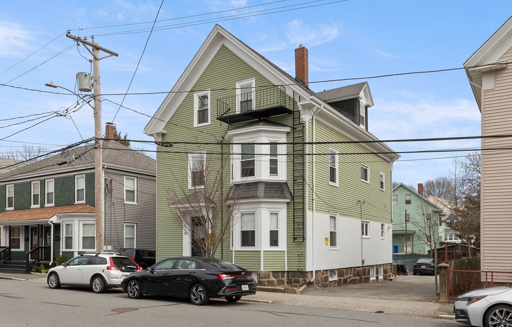 37 Chase Street, Beverly, Massachusetts, 6 Bedrooms Bedrooms, 12 Rooms Rooms,3 BathroomsBathrooms,Residential Income,For Sale,Chase Street,73497940