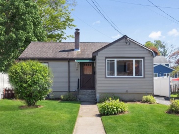 49 Hollace Street, Waltham, Massachusetts, 3 Bedrooms Bedrooms, 6 Rooms Rooms,2 BathroomsBathrooms,Residential,For Sale,Hollace Street,73517476