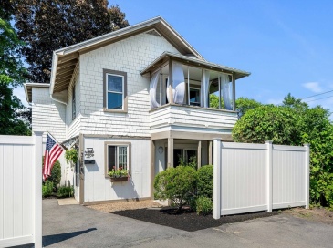 38R Bass Ave, Gloucester, Massachusetts, 2 Bedrooms Bedrooms, 8 Rooms Rooms,1.5 BathroomsBathrooms,Residential,For Sale,Bass Ave,73540674