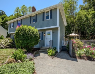 13 Christie Drive, Newburyport, Massachusetts, 2 Bedrooms Bedrooms, 6 Rooms Rooms,2 BathroomsBathrooms,Residential,For Sale,Christie Drive,73540508