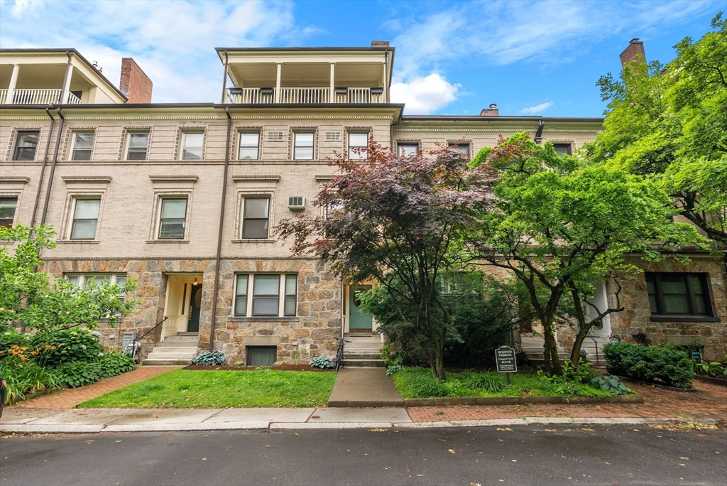 7 Regent Cir, Brookline, Massachusetts, 1 Bedroom Bedrooms, 3 Rooms Rooms,1 BathroomBathrooms,Residential,For Sale,Regent Cir,73540876