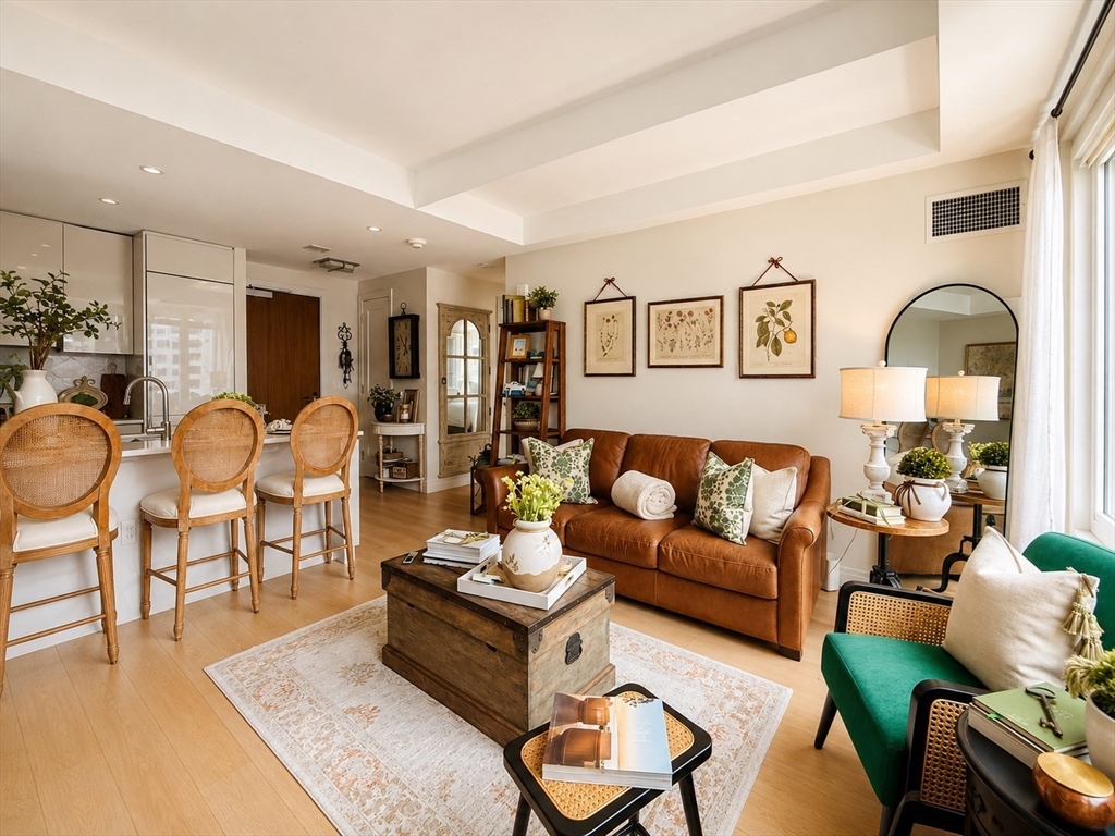 133 Seaport Blvd, Boston, Massachusetts, 1 Bedroom Bedrooms, 3 Rooms Rooms,1 BathroomBathrooms,Residential,For Sale,Seaport Blvd,73540875