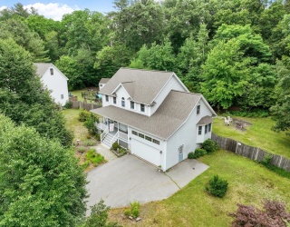 14 Millers Farm Road, Billerica, Massachusetts, 4 Bedrooms Bedrooms, 9 Rooms Rooms,2.5 BathroomsBathrooms,Residential,For Sale,Millers Farm Road,73540687