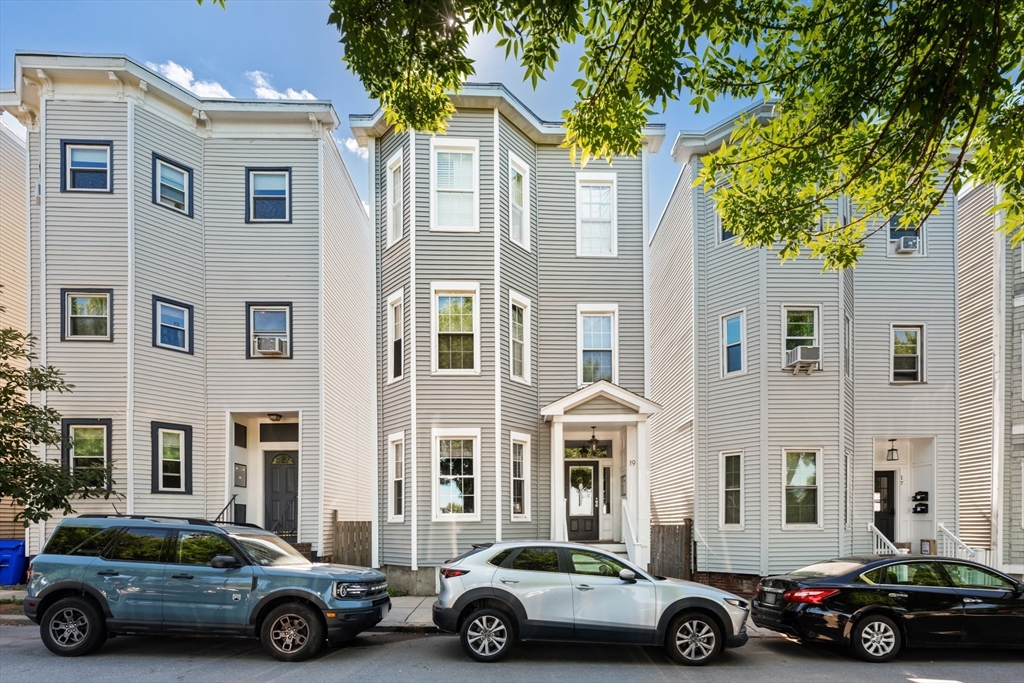 19 M Street, Boston, Massachusetts, 2 Bedrooms Bedrooms, 5 Rooms Rooms,2 BathroomsBathrooms,Residential,For Sale,M Street,73540684