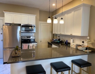 1038 Beacon Street, Brookline, Massachusetts, 2 Bedrooms Bedrooms, 5 Rooms Rooms,2 BathroomsBathrooms,Residential Lease,For Rent,Beacon Street,73540543