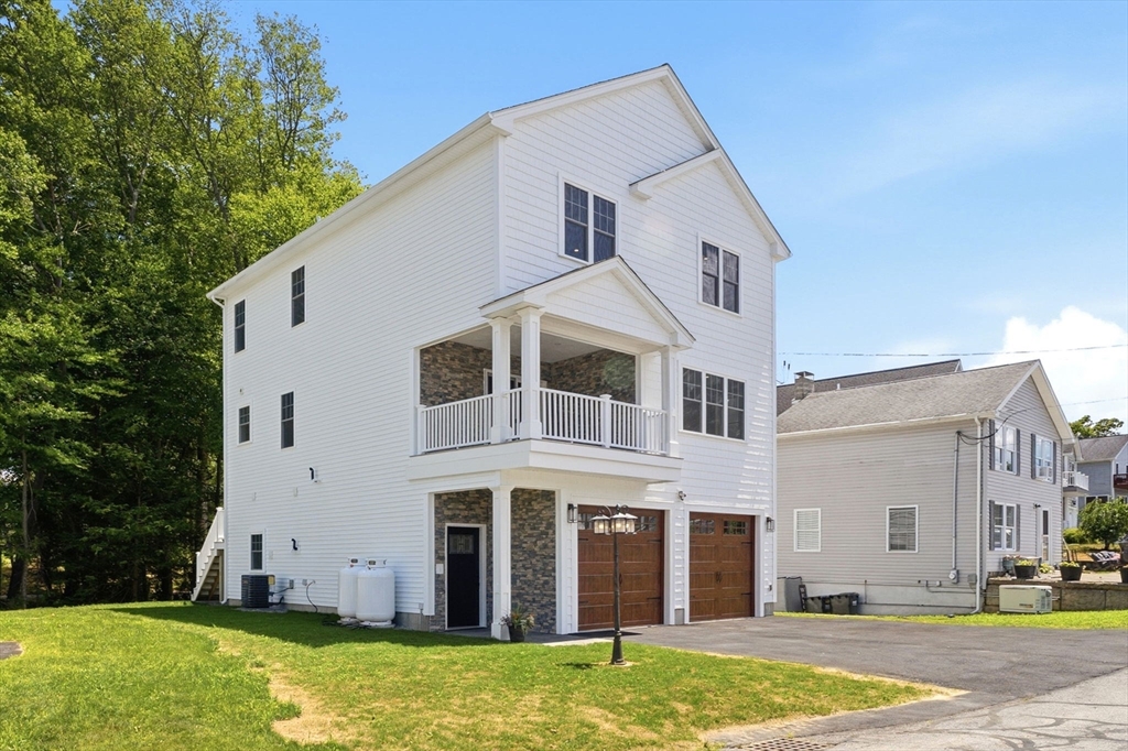 36 Colonial Rd., Webster, Massachusetts, 4 Bedrooms Bedrooms, 8 Rooms Rooms,3.5 BathroomsBathrooms,Residential,For Sale,Colonial Rd.,73540490