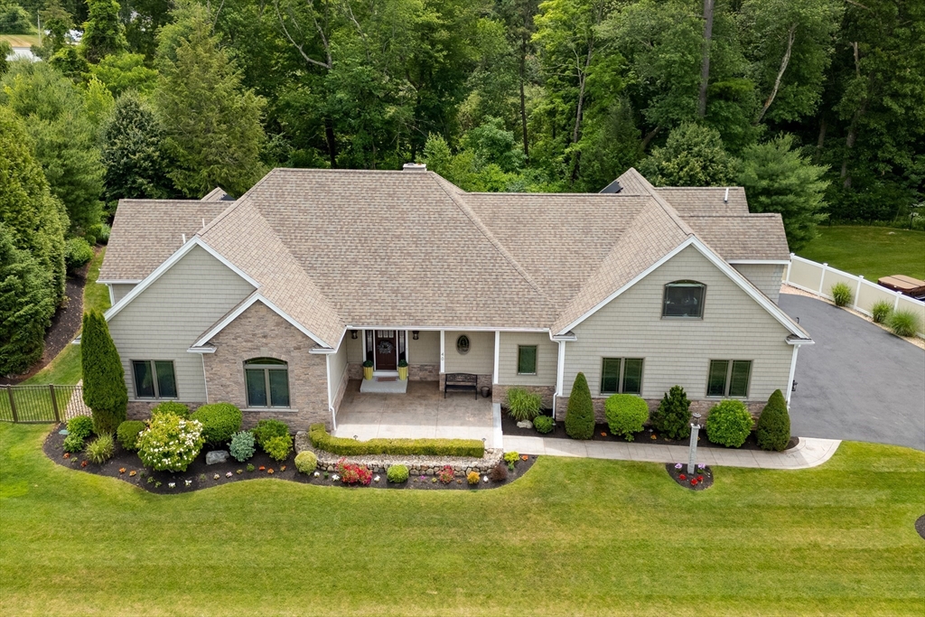 40 Frasier Ln, Tewksbury, Massachusetts, 3 Bedrooms Bedrooms, 6 Rooms Rooms,3.5 BathroomsBathrooms,Residential,For Sale,Frasier Ln,73540901