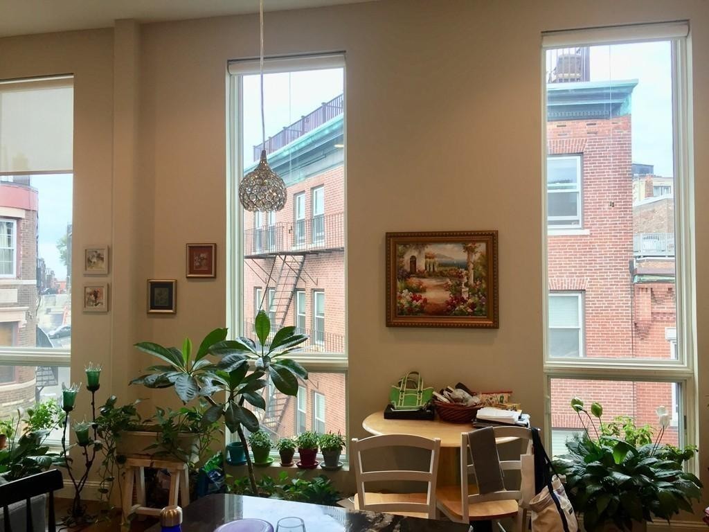 104 Prince Street, Boston, Massachusetts, 2 Bedrooms Bedrooms, 5 Rooms Rooms,2 BathroomsBathrooms,Residential Lease,For Rent,Prince Street,73540705