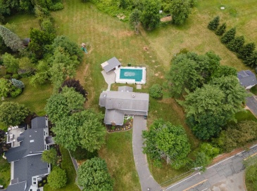 124 Everett St, Natick, Massachusetts, 5 Bedrooms Bedrooms, 8 Rooms Rooms,2.5 BathroomsBathrooms,Residential,For Sale,Everett St,73540688