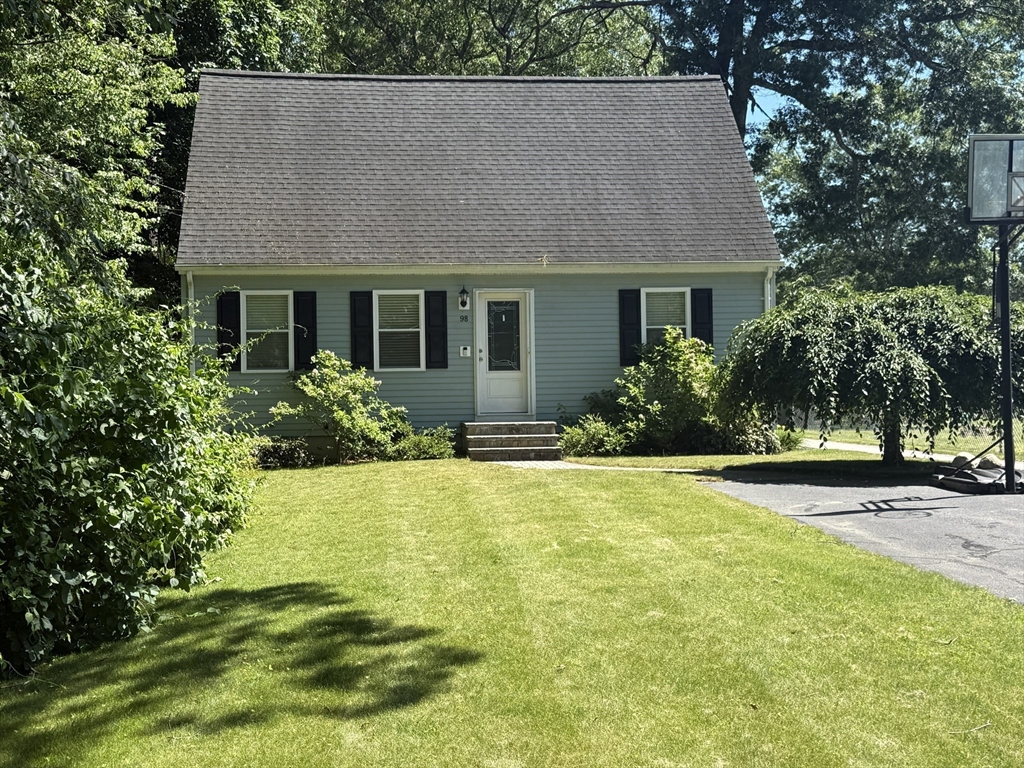 98 Indian Run Rd, Bellingham, Massachusetts, 3 Bedrooms Bedrooms, 6 Rooms Rooms,2 BathroomsBathrooms,Residential,For Sale,Indian Run Rd,73540871