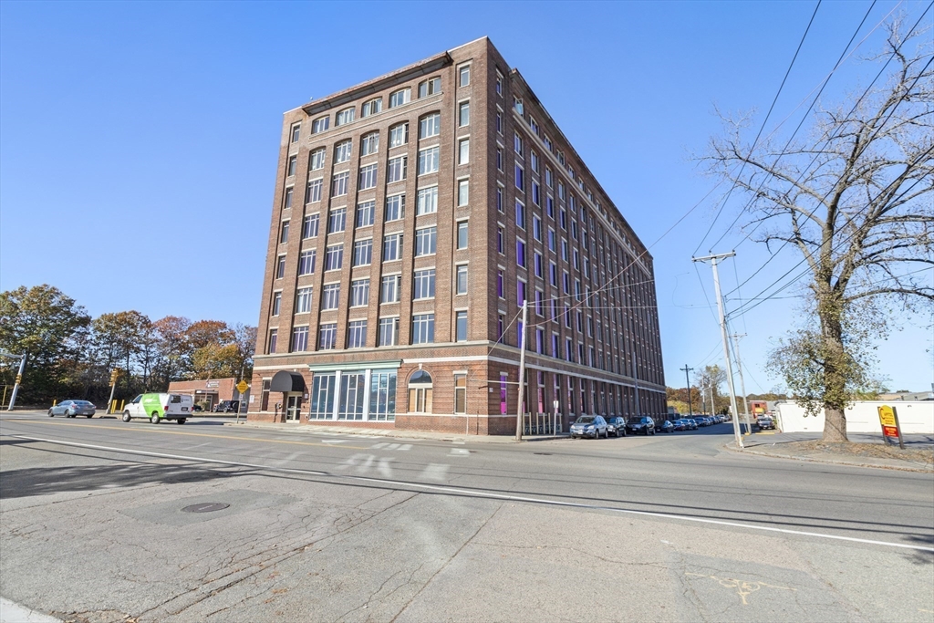 146 Court Street, Brockton, Massachusetts, 2 Bedrooms Bedrooms, 4 Rooms Rooms,2 BathroomsBathrooms,Residential,For Sale,Court Street,73540526