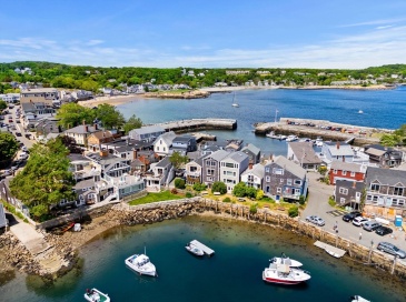 15 High St, Rockport, Massachusetts, 2 Bedrooms Bedrooms, 6 Rooms Rooms,2 BathroomsBathrooms,Residential,For Sale,High St,73540344 15 High St, Rockport, Massachusetts, 2 Bedrooms Bedrooms, 6 Rooms Rooms,2 BathroomsBathrooms,Residential,For Sale,High St,73540344