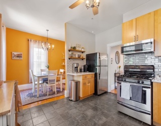 4295-4297 Washington St, Boston, Massachusetts, 2 Bedrooms Bedrooms, 6 Rooms Rooms,1 BathroomBathrooms,Residential,For Sale,Washington St,73540331