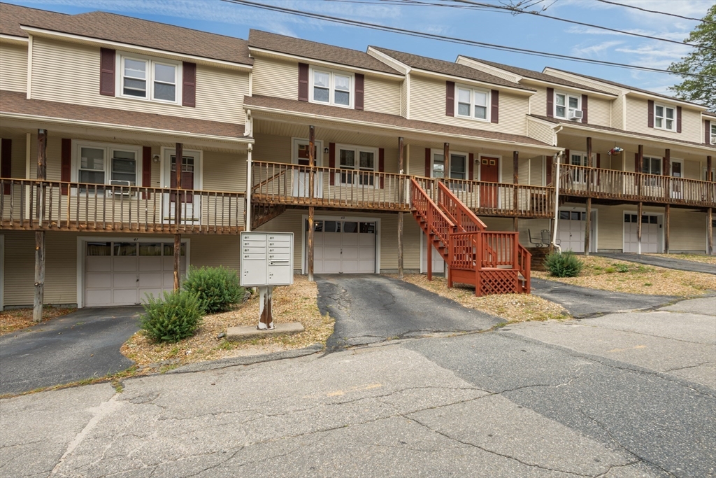 43 High St, Northbridge, Massachusetts, 2 Bedrooms Bedrooms, 4 Rooms Rooms,1.5 BathroomsBathrooms,Residential,For Sale,High St,73540249