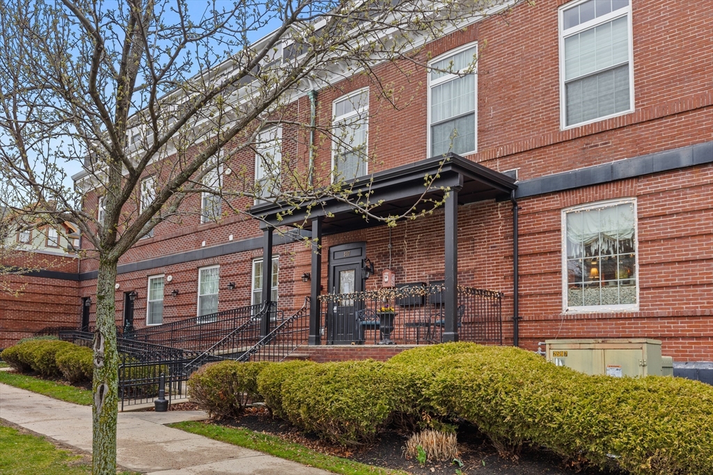 317 Main Street, Wakefield, Massachusetts, 1 Bedroom Bedrooms, 2 Rooms Rooms,1 BathroomBathrooms,Residential,For Sale,Main Street,73540437