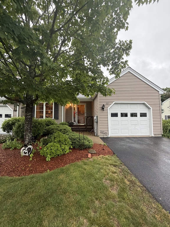 127 Caspian Way, Fitchburg, Massachusetts, 2 Bedrooms Bedrooms, 4 Rooms Rooms,2 BathroomsBathrooms,Residential,For Sale,Caspian Way,73540498