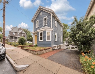 94 Wyman Street, Boston, Massachusetts, 3 Bedrooms Bedrooms, 7 Rooms Rooms,3 BathroomsBathrooms,Residential,For Sale,Wyman Street,73540930